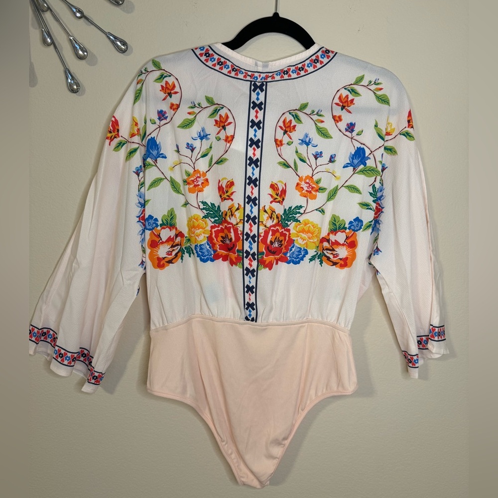 Gorgeous Bohemian Bright Colored Floral 3/4 Dolman Sleeve Bodysuit Size XL NWT - Picture 16 of 16